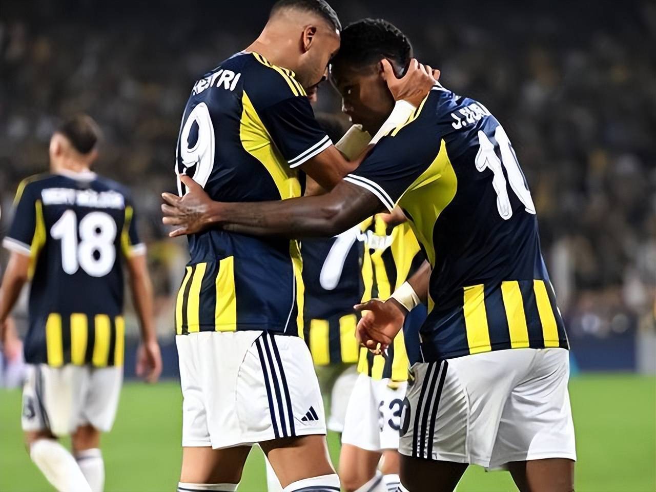 雷火电竞合作-拜仁轻取国米，阿扎尔补时绝平欧冠