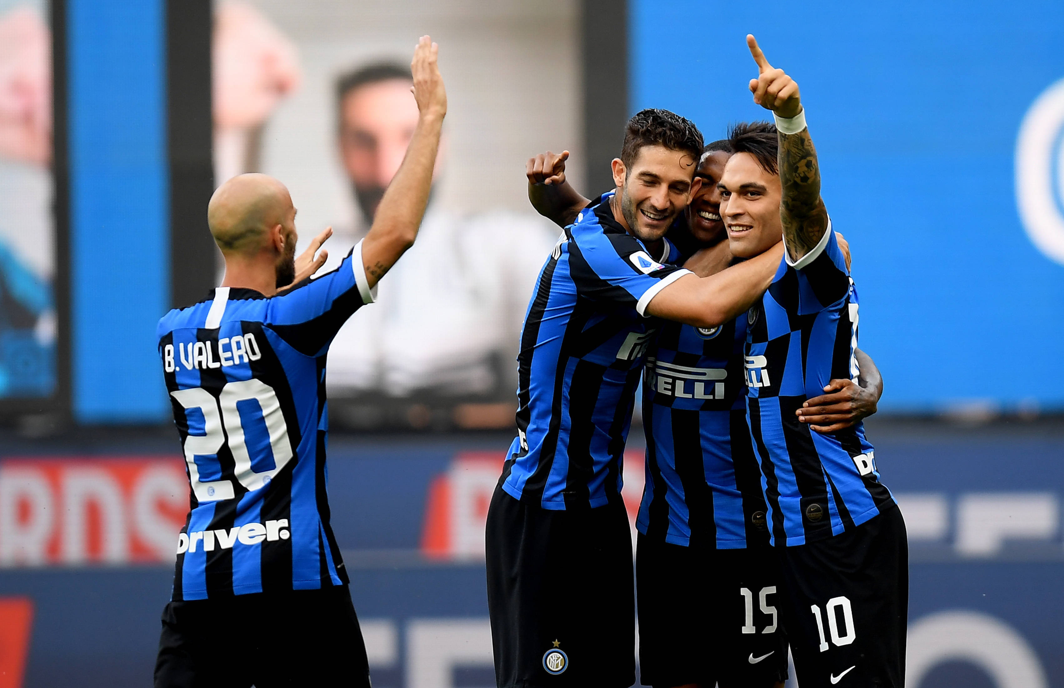 包含亚特兰大客场逼平对手，助力保住榜首位置的词条