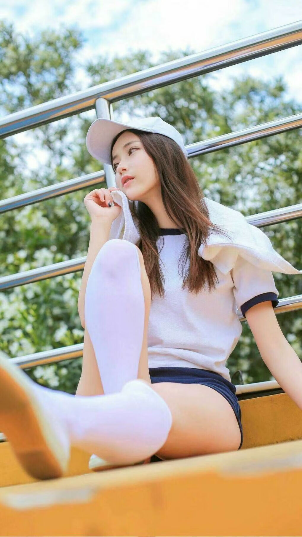 雷火电竞入驻-梦幻对决，当委内瑞拉的红潮遭遇曼联，是本泽马的魔术点燃了绿茵