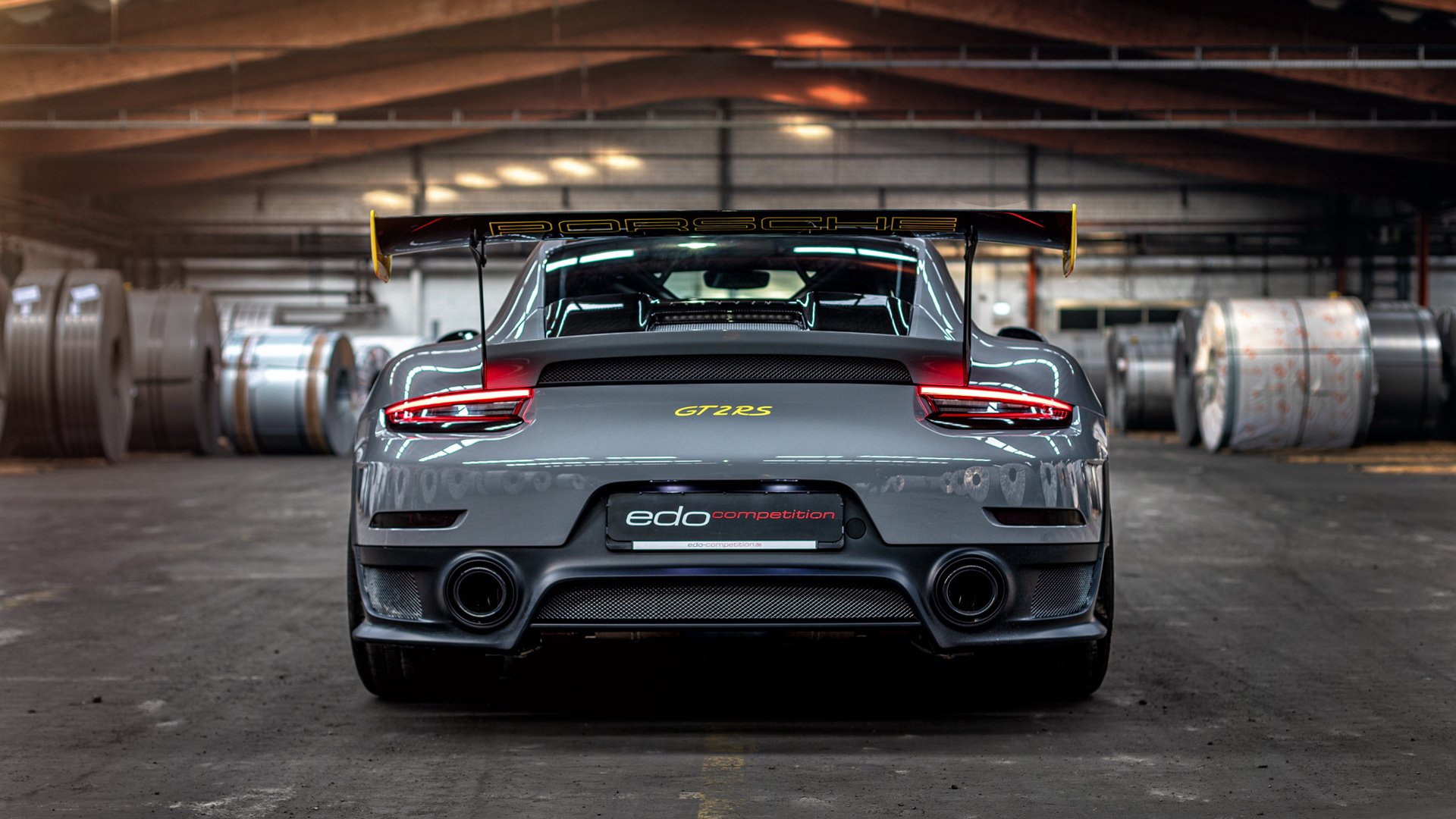 梦幻对决,当委内瑞拉的红潮遭遇曼联,是本泽马的魔术点燃了绿茵